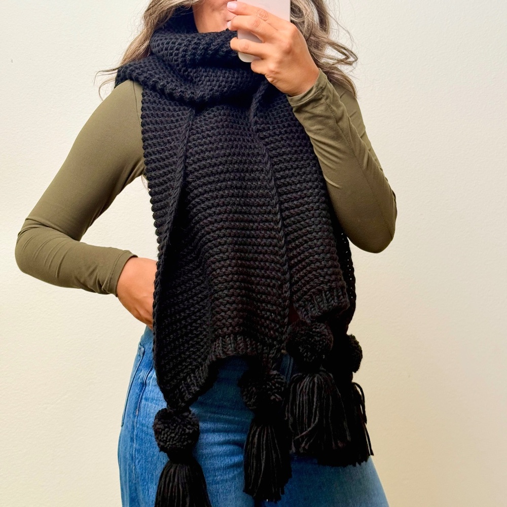 Alba Huge Knitted Pom Tassel Scarf - Black